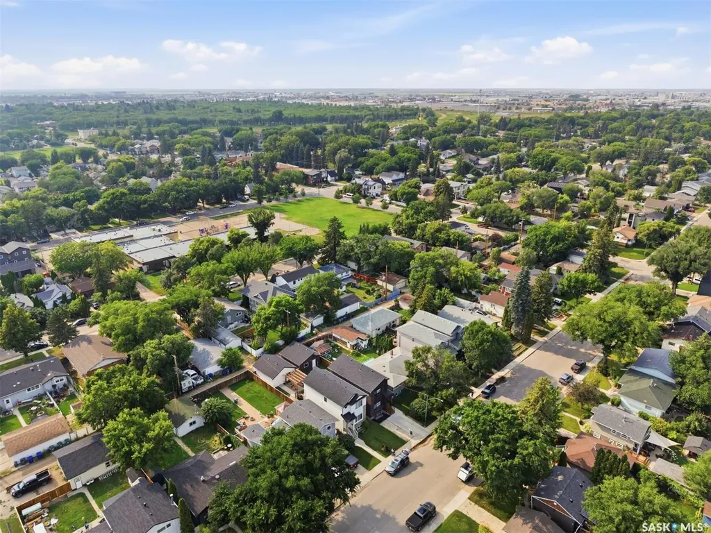 1513 Prince Of Wales Avenue Saskatoon SK S7K 3E1