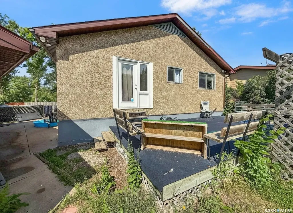 1700 15th Avenue W Prince Albert SK S6V 5P3