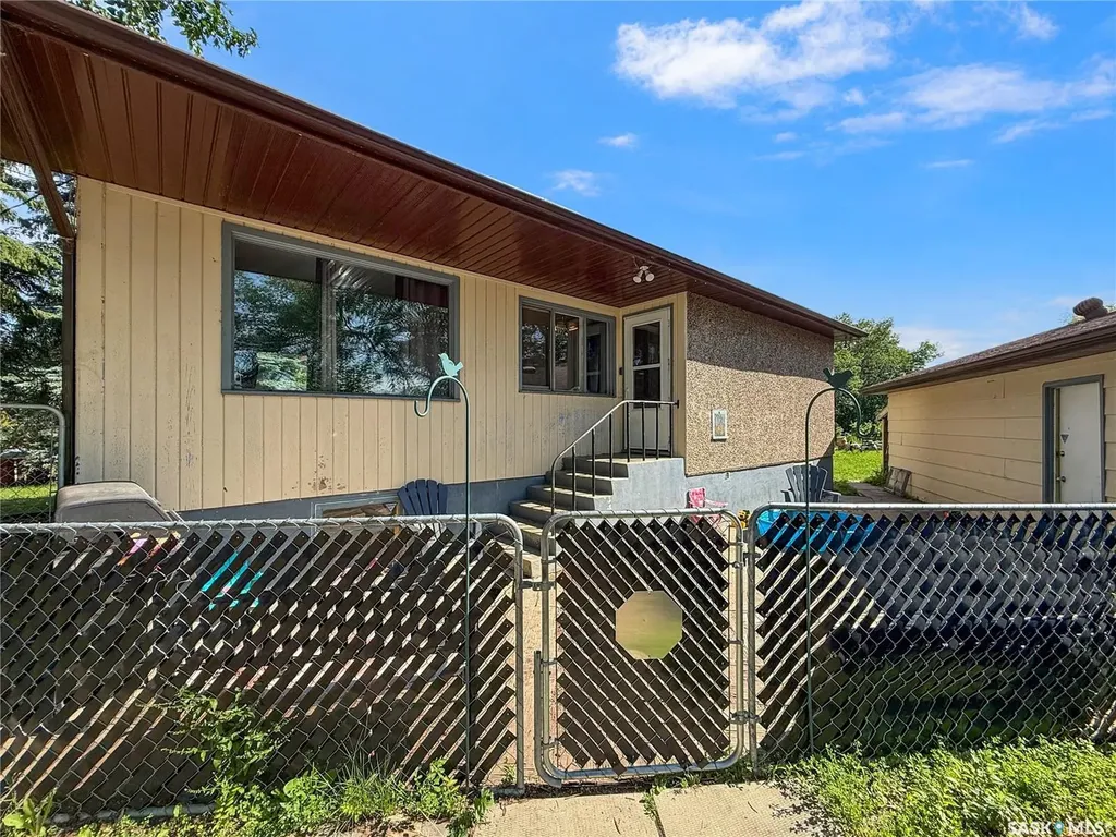 1700 15th Avenue W Prince Albert SK S6V 5P3