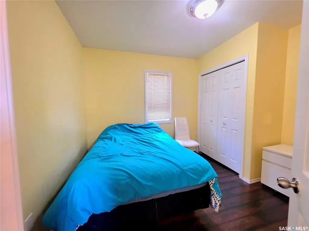 802 O Avenue S Saskatoon SK S7M 2S7