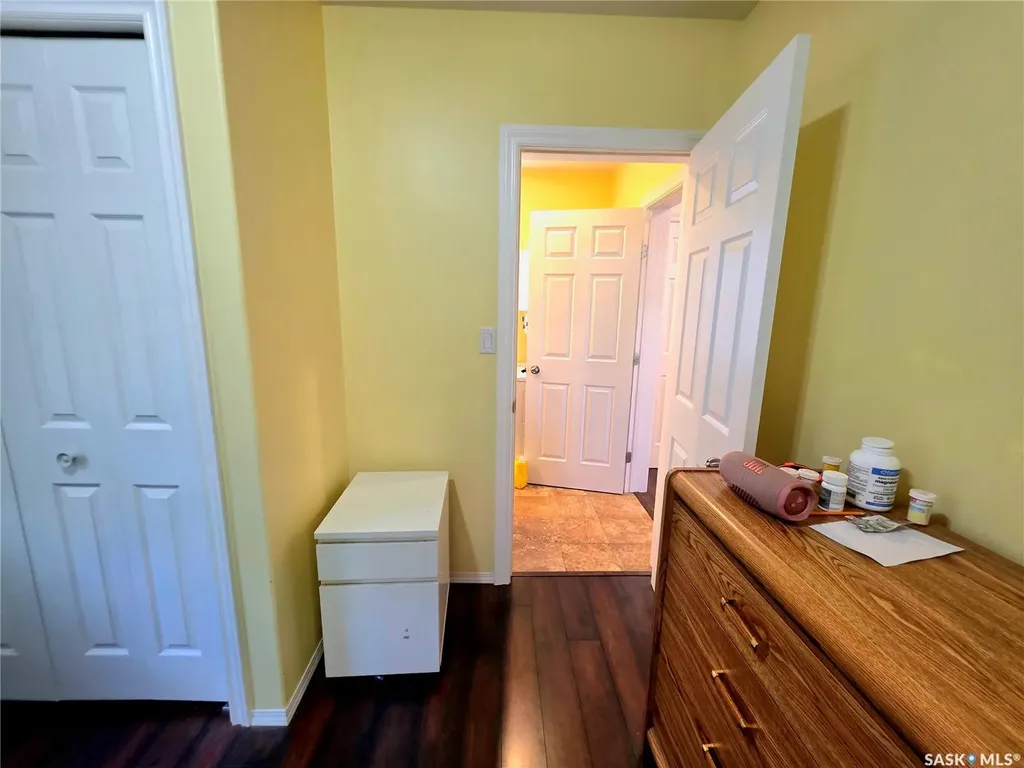 802 O Avenue S Saskatoon SK S7M 2S7