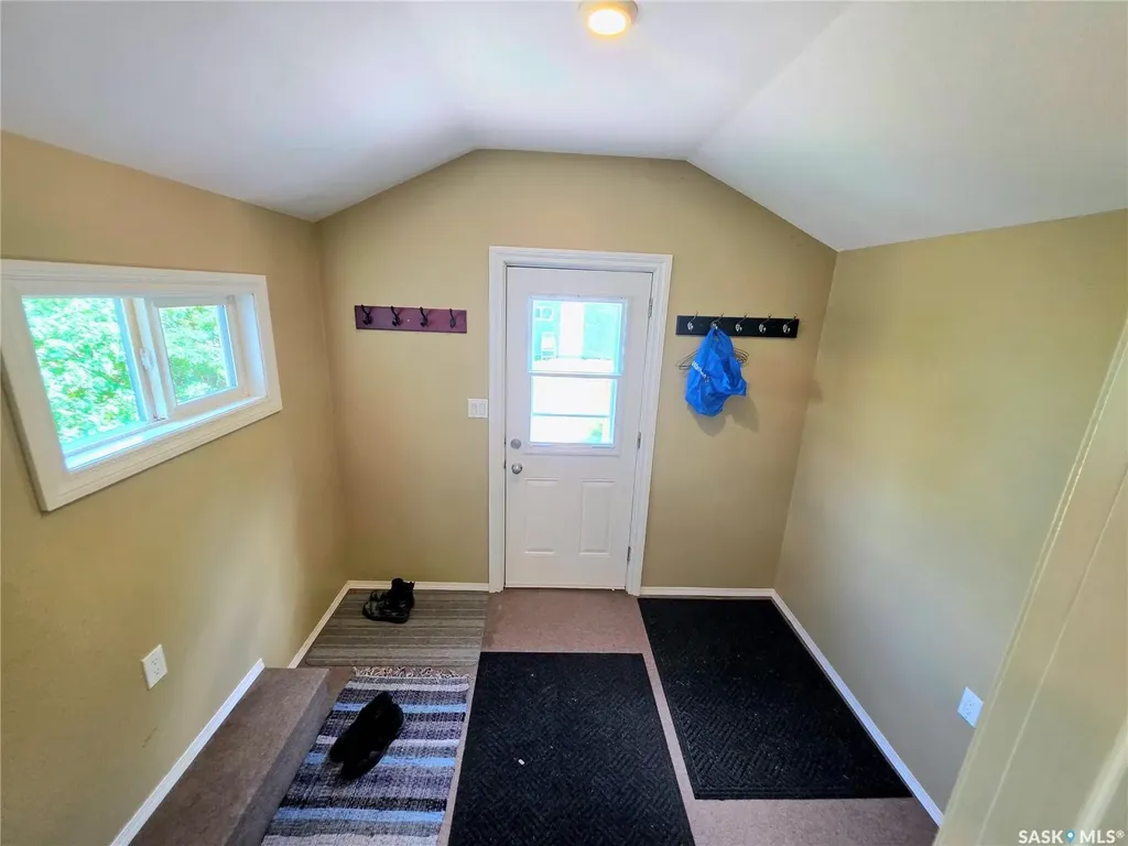 802 O Avenue S Saskatoon SK S7M 2S7