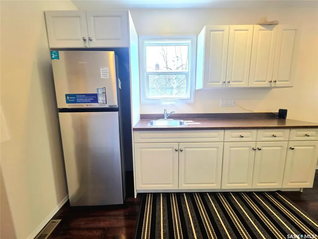802 O Avenue S Saskatoon SK S7M 2S7