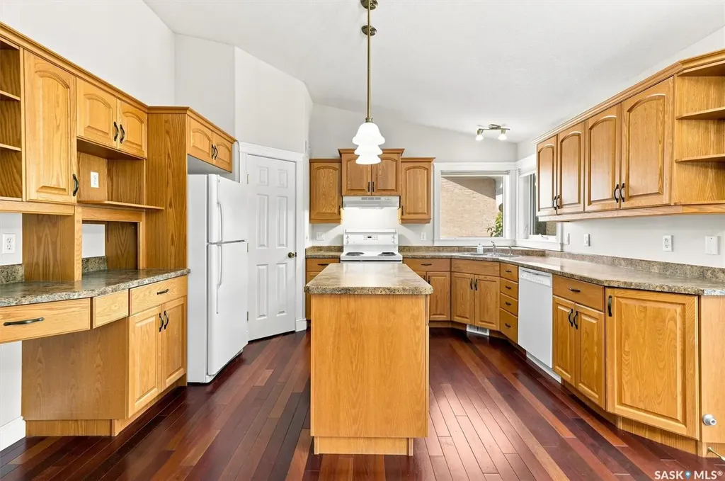 841 Martens Crescent Martensville SK S0K 2A0