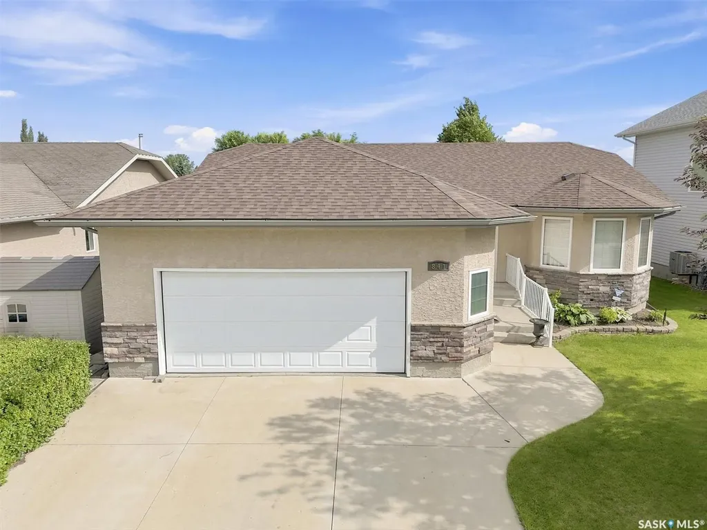 841 Martens Crescent Martensville SK S0K 2A0