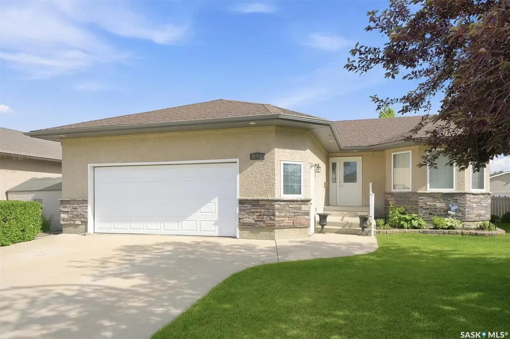 841 Martens Crescent Martensville SK S0K 2A0
