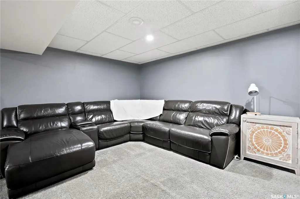 214 Pierce Street Strasbourg SK S0G 4V0