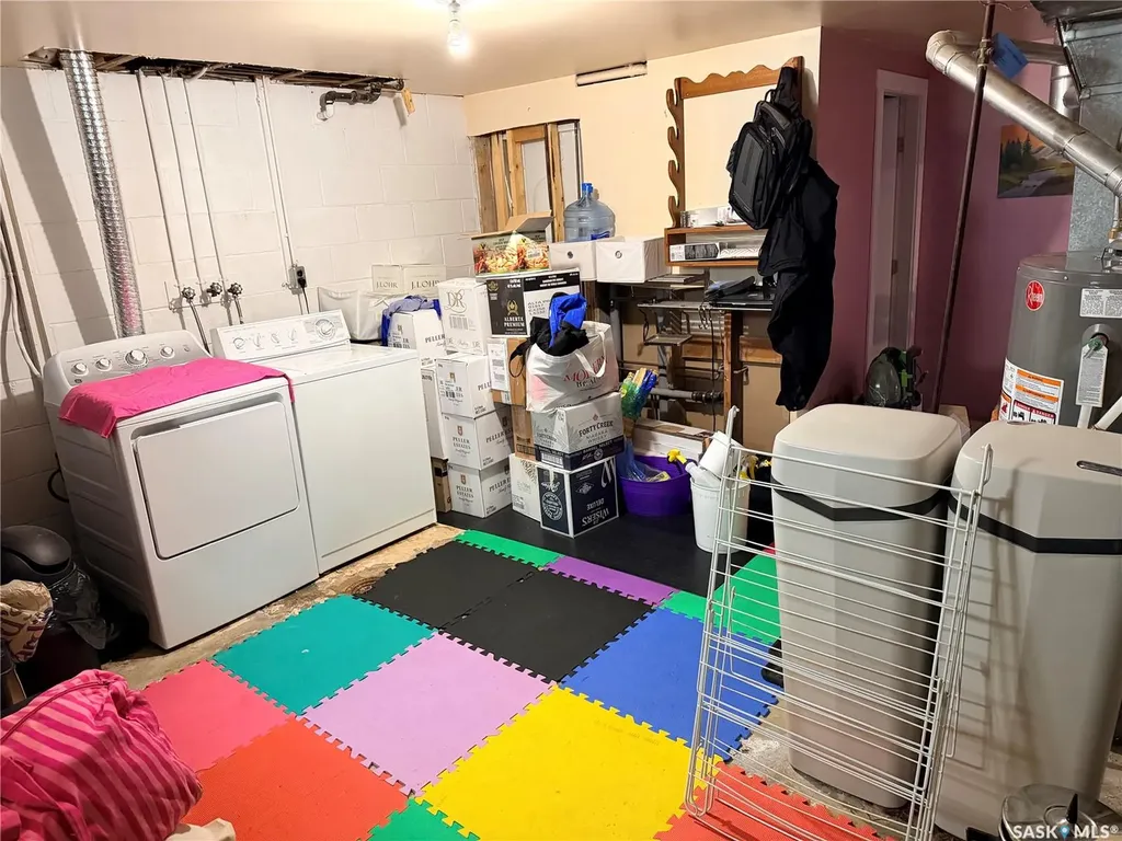 214 Pierce Street Strasbourg SK S0G 4V0