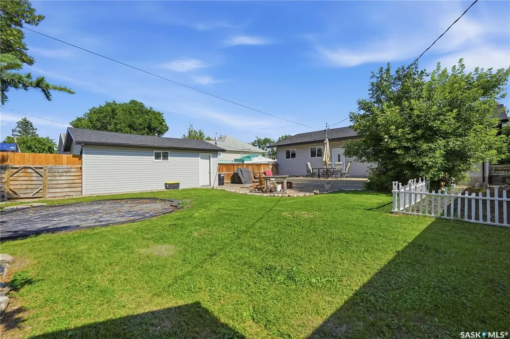 214 Pierce Street Strasbourg SK S0G 4V0