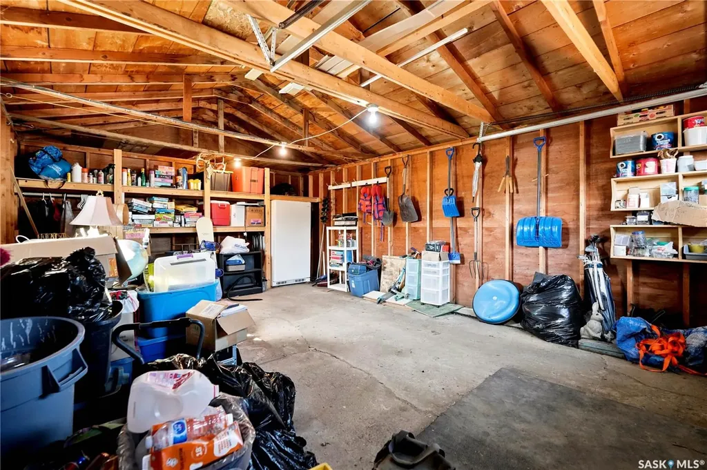214 Pierce Street Strasbourg SK S0G 4V0