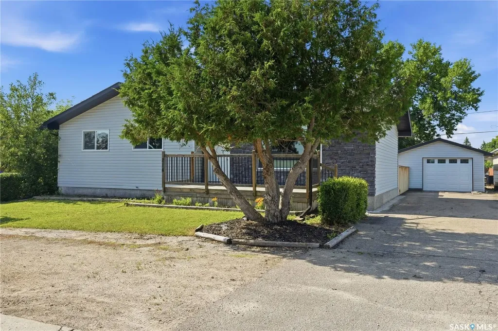214 Pierce Street Strasbourg SK S0G 4V0