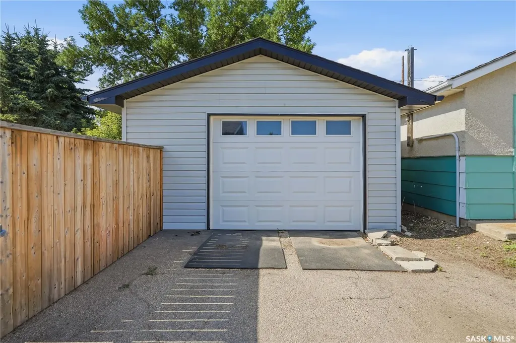 214 Pierce Street Strasbourg SK S0G 4V0