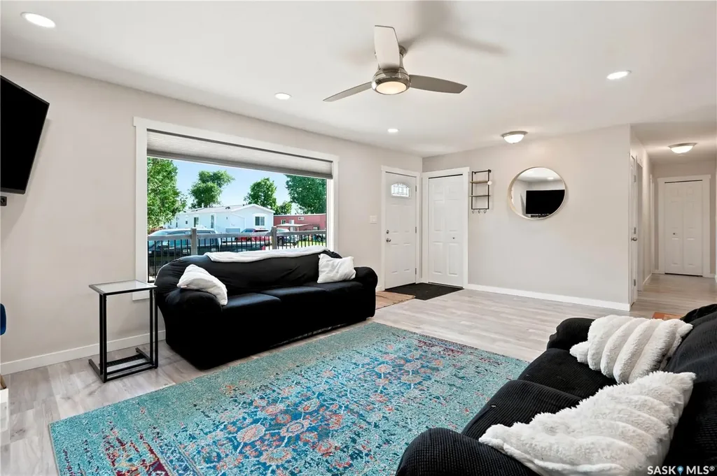 214 Pierce Street Strasbourg SK S0G 4V0
