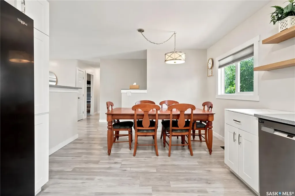 214 Pierce Street Strasbourg SK S0G 4V0