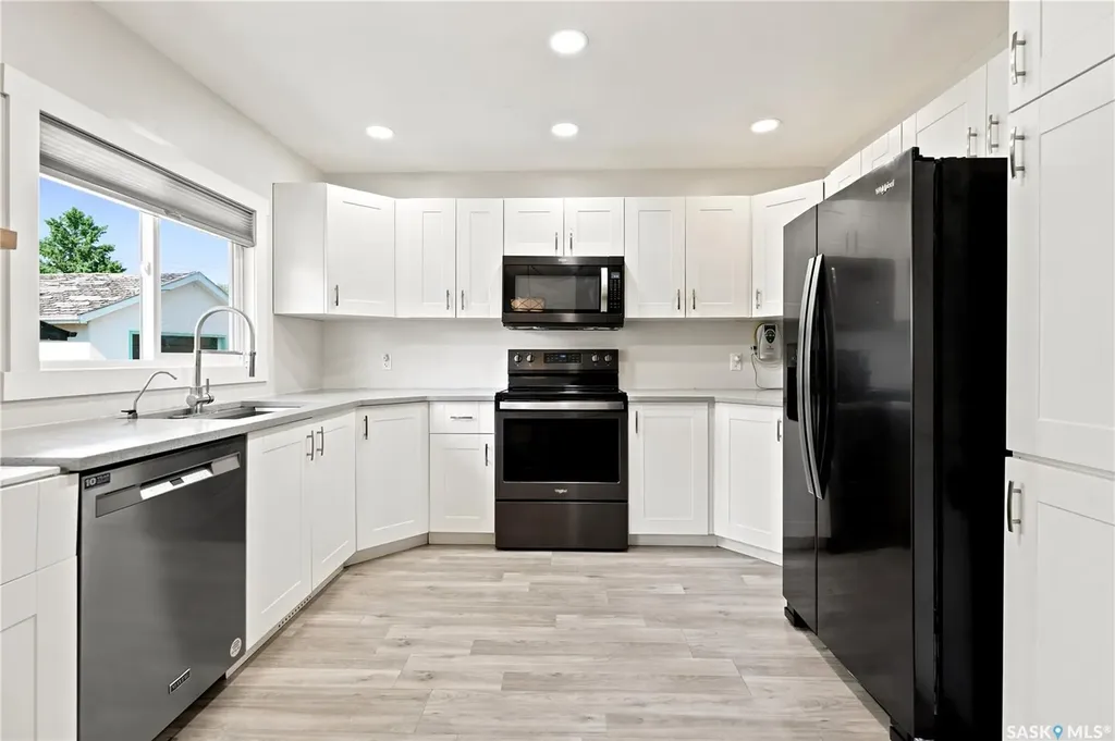 214 Pierce Street Strasbourg SK S0G 4V0