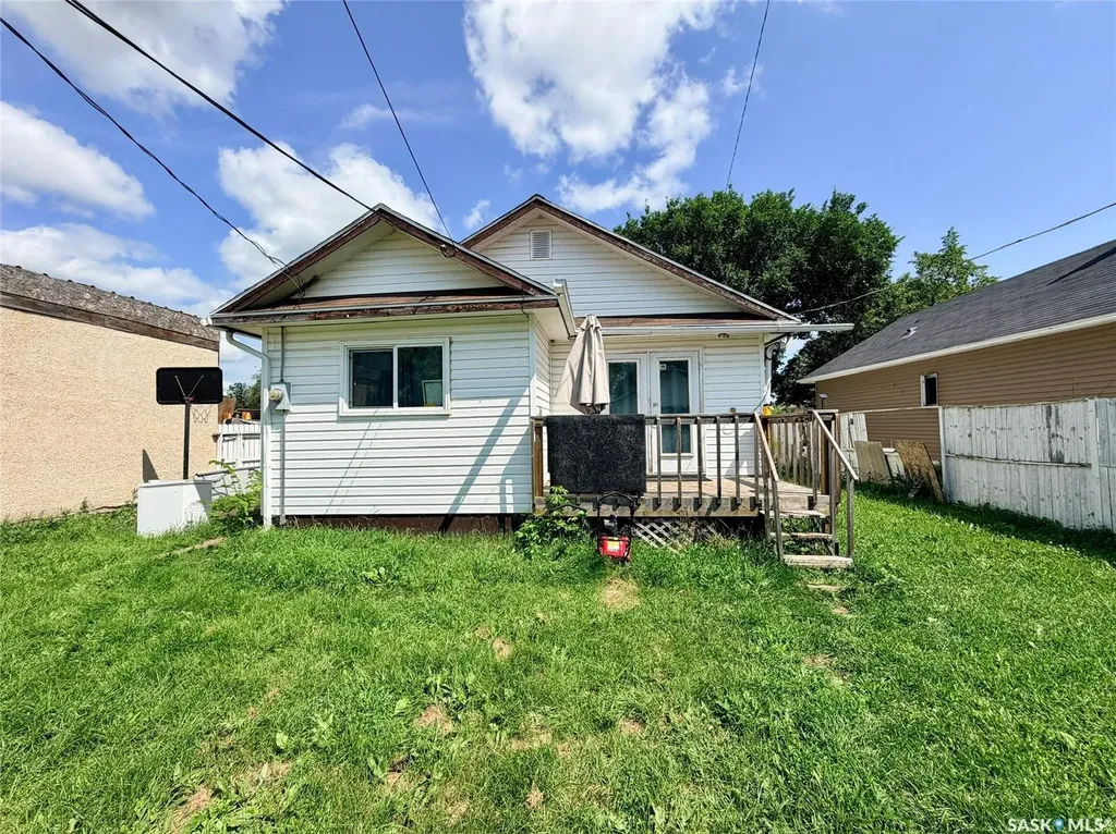 971 109th Street North Battleford SK S9A 2E1