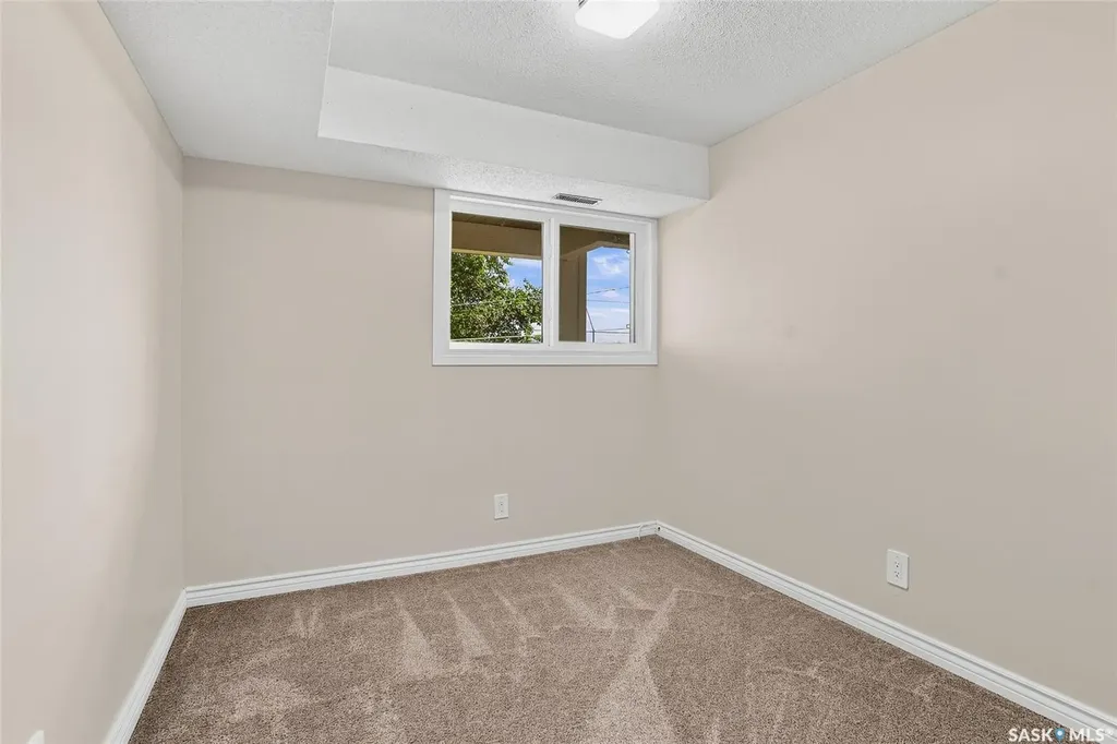 425 115th Street E Saskatoon SK S7N 2E5
