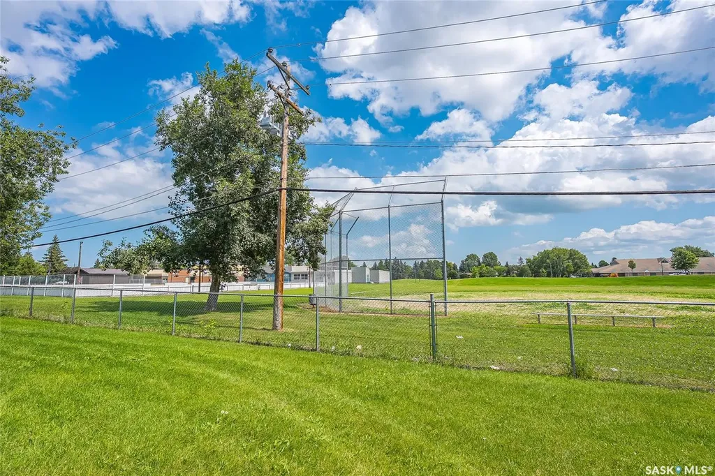 425 115th Street E Saskatoon SK S7N 2E5