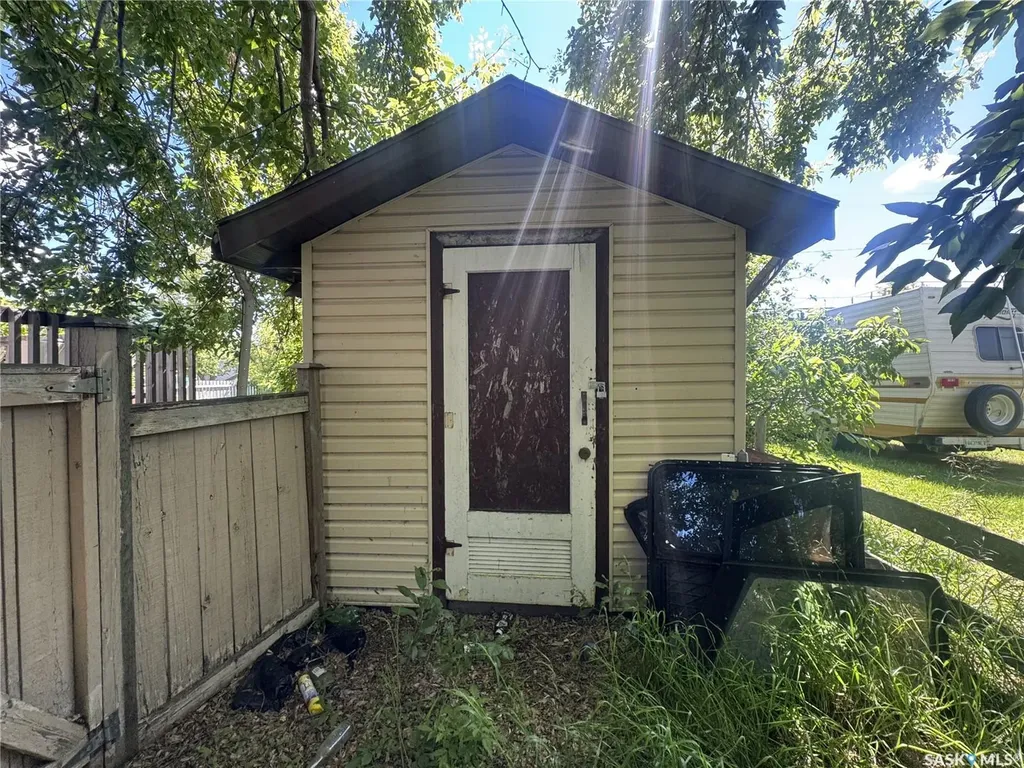 106 5th Avenue E Biggar SK S0K 0M0