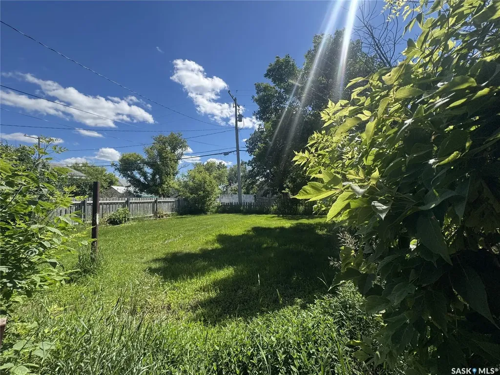 106 5th Avenue E Biggar SK S0K 0M0