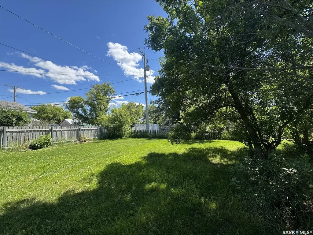 106 5th Avenue E Biggar SK S0K 0M0