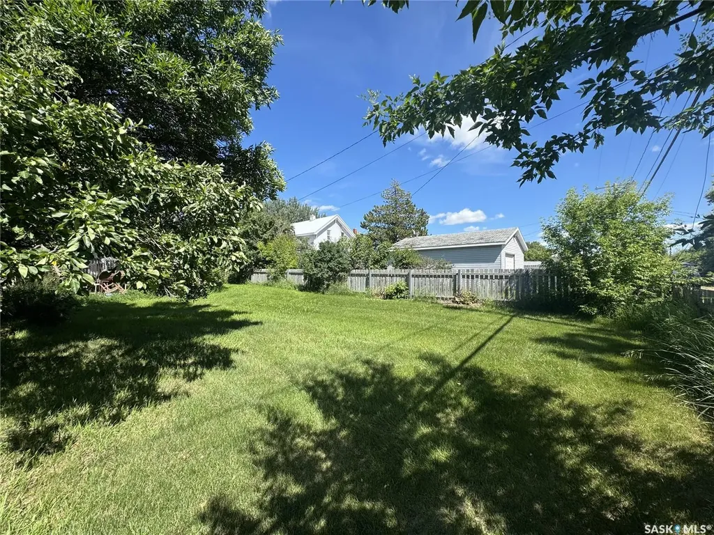 106 5th Avenue E Biggar SK S0K 0M0