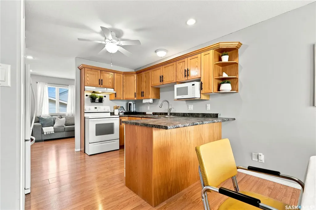 426 Rutherford Crescent Saskatoon SK S7N 4X7