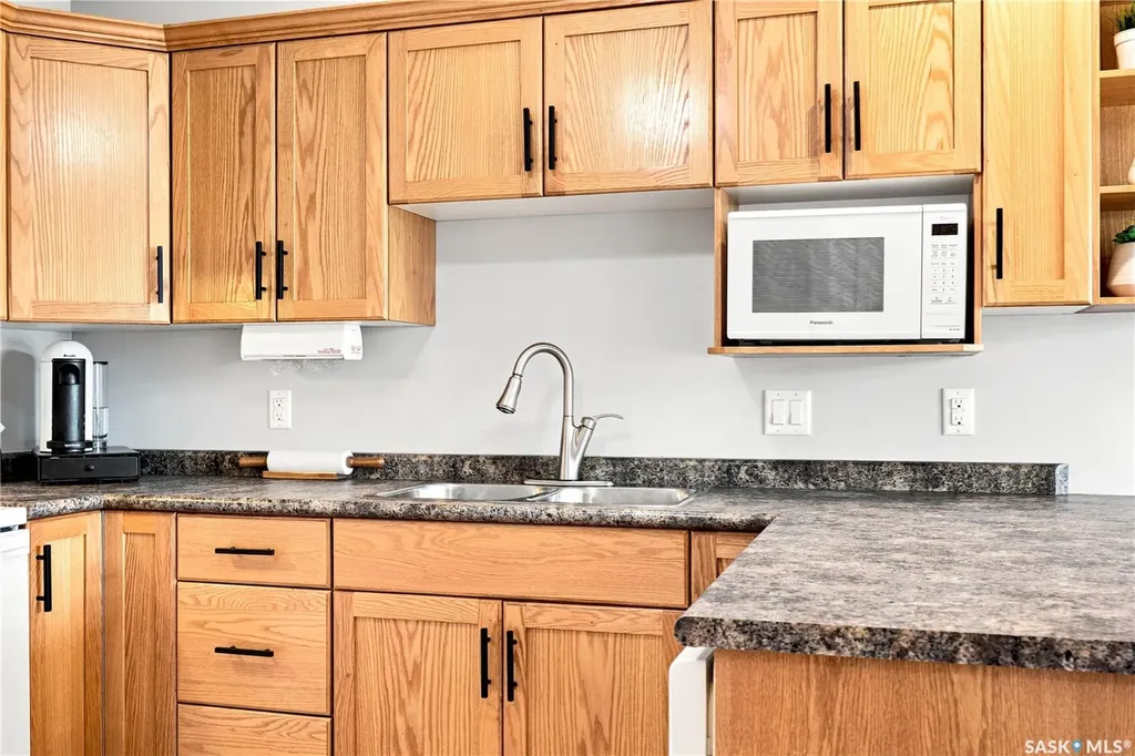426 Rutherford Crescent Saskatoon SK S7N 4X7