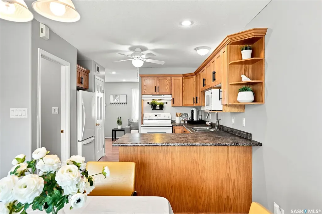426 Rutherford Crescent Saskatoon SK S7N 4X7