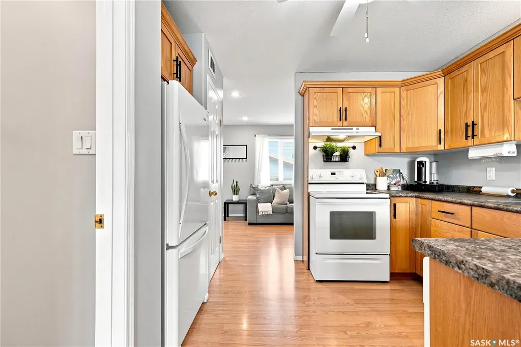 426 Rutherford Crescent Saskatoon SK S7N 4X7