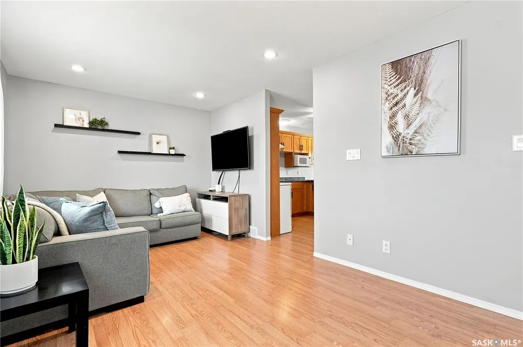 426 Rutherford Crescent Saskatoon SK S7N 4X7