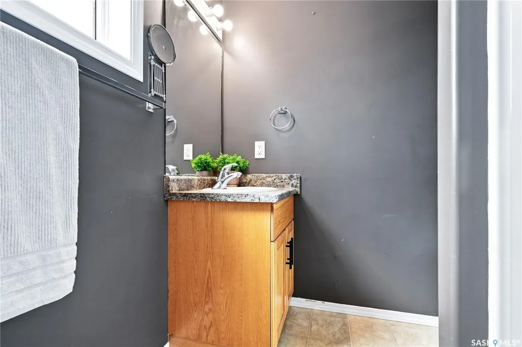 426 Rutherford Crescent Saskatoon SK S7N 4X7