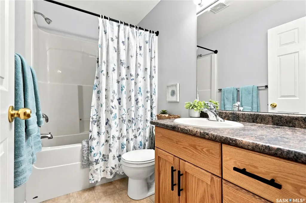 426 Rutherford Crescent Saskatoon SK S7N 4X7