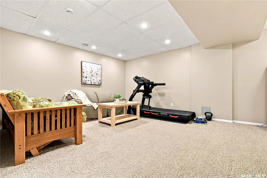 426 Rutherford Crescent Saskatoon SK S7N 4X7