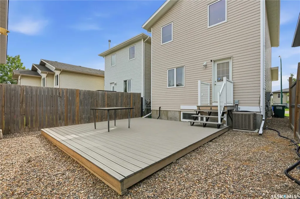 426 Rutherford Crescent Saskatoon SK S7N 4X7