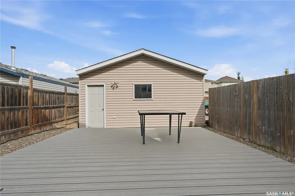 426 Rutherford Crescent Saskatoon SK S7N 4X7