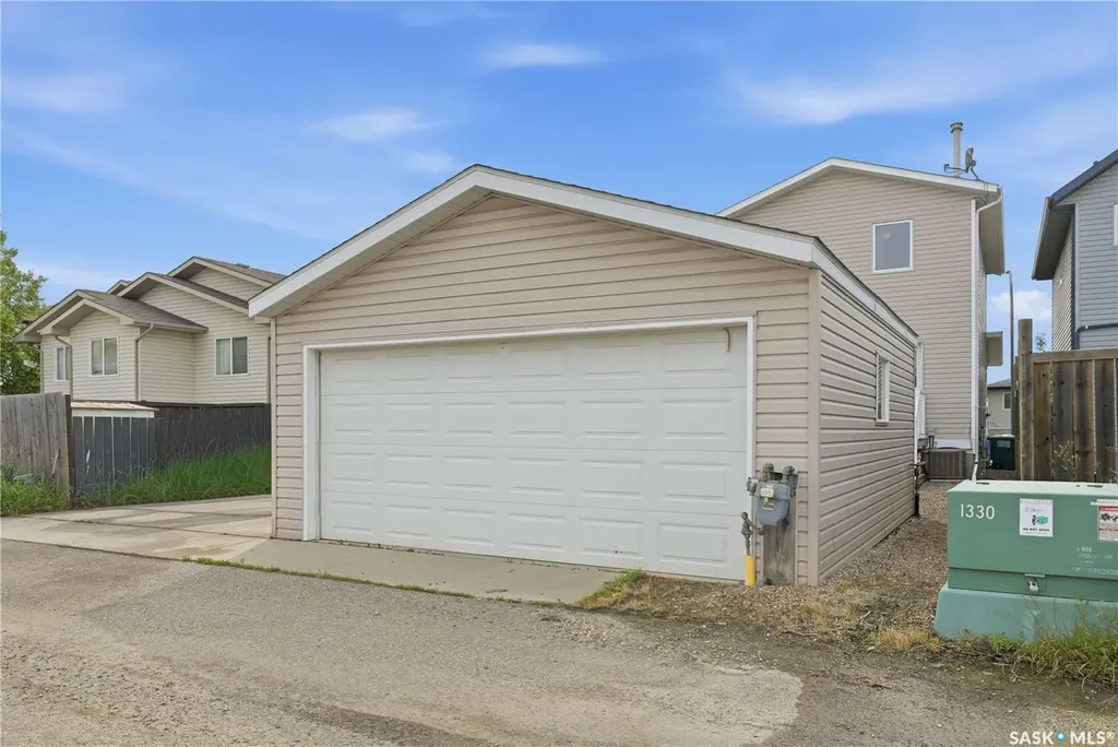 426 Rutherford Crescent Saskatoon SK S7N 4X7