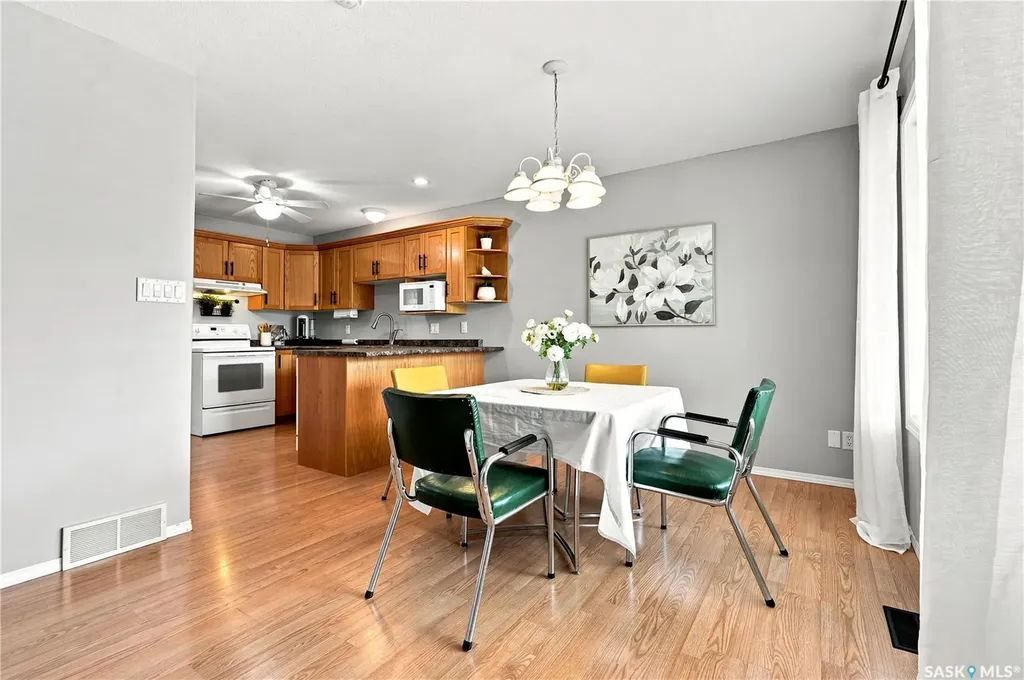 426 Rutherford Crescent Saskatoon SK S7N 4X7