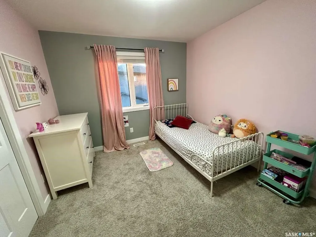 3743 Gee Crescent Regina SK S4V 3P1