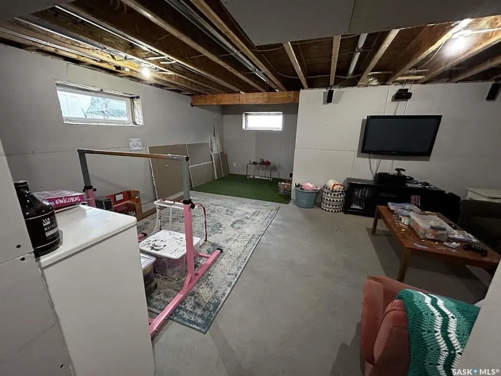 3743 Gee Crescent Regina SK S4V 3P1