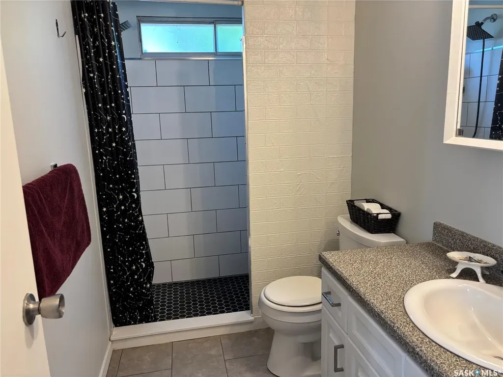 1455 9th Avenue NE Moose Jaw SK S6J 1C6