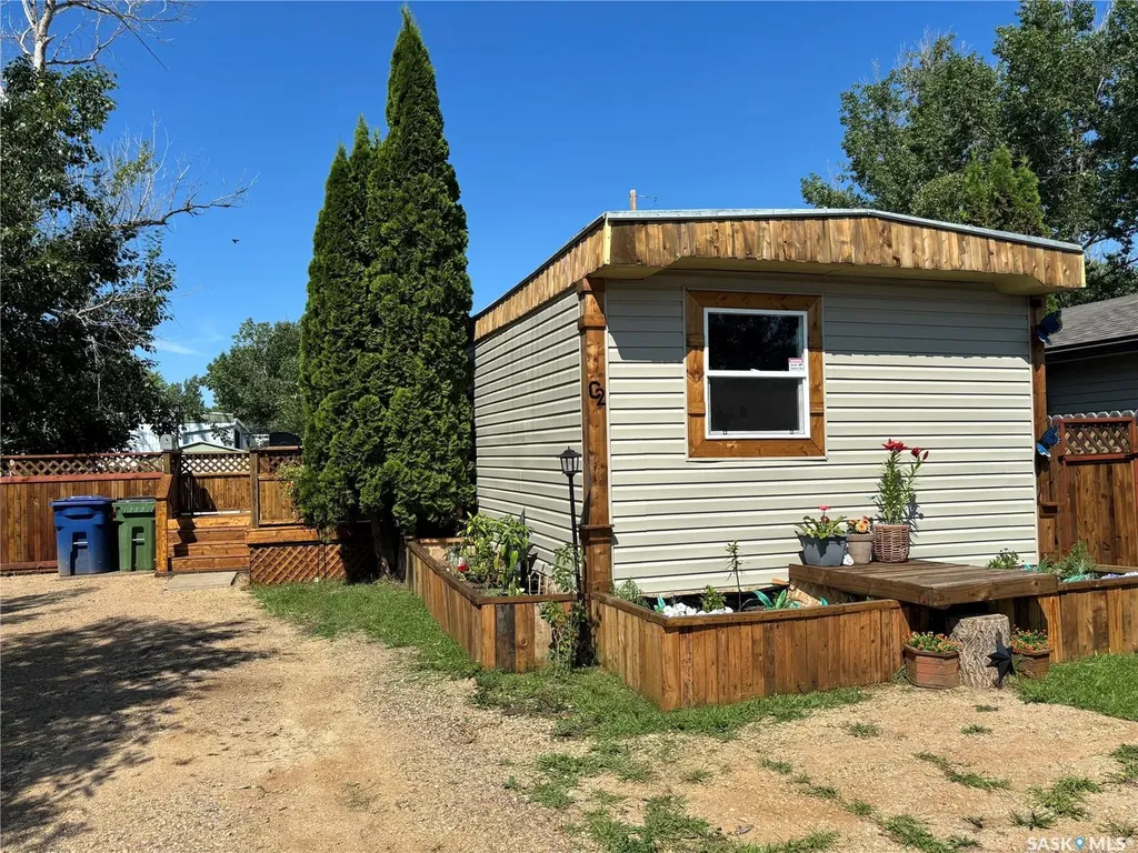 1455 9th Avenue NE Moose Jaw SK S6J 1C6