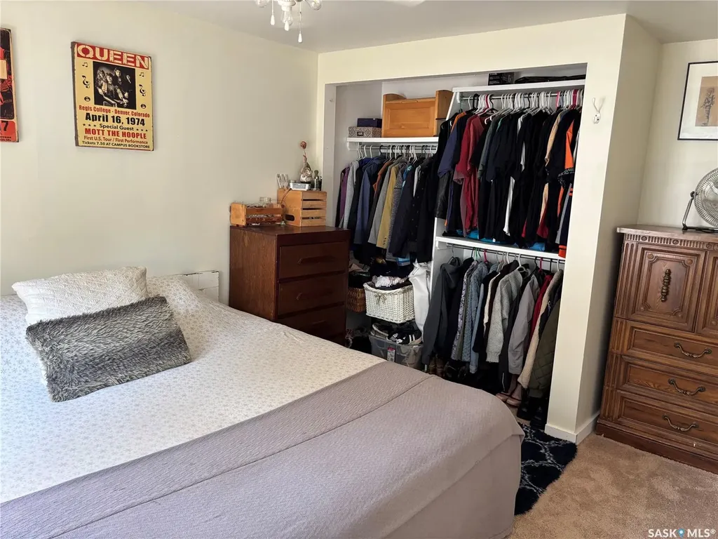 1455 9th Avenue NE Moose Jaw SK S6J 1C6