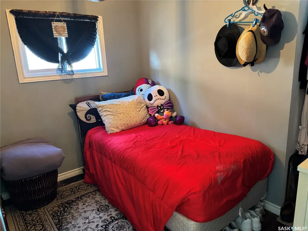 1455 9th Avenue NE Moose Jaw SK S6J 1C6