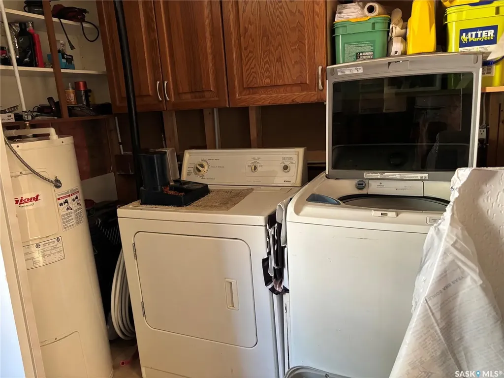 1455 9th Avenue NE Moose Jaw SK S6J 1C6