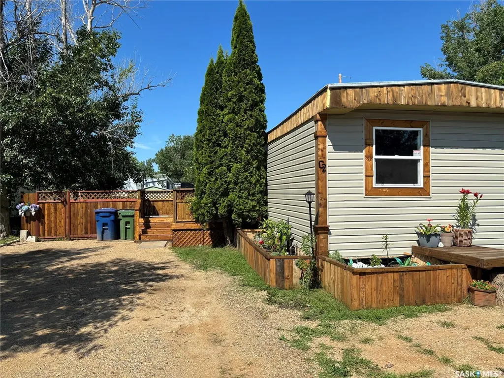 1455 9th Avenue NE Moose Jaw SK S6J 1C6