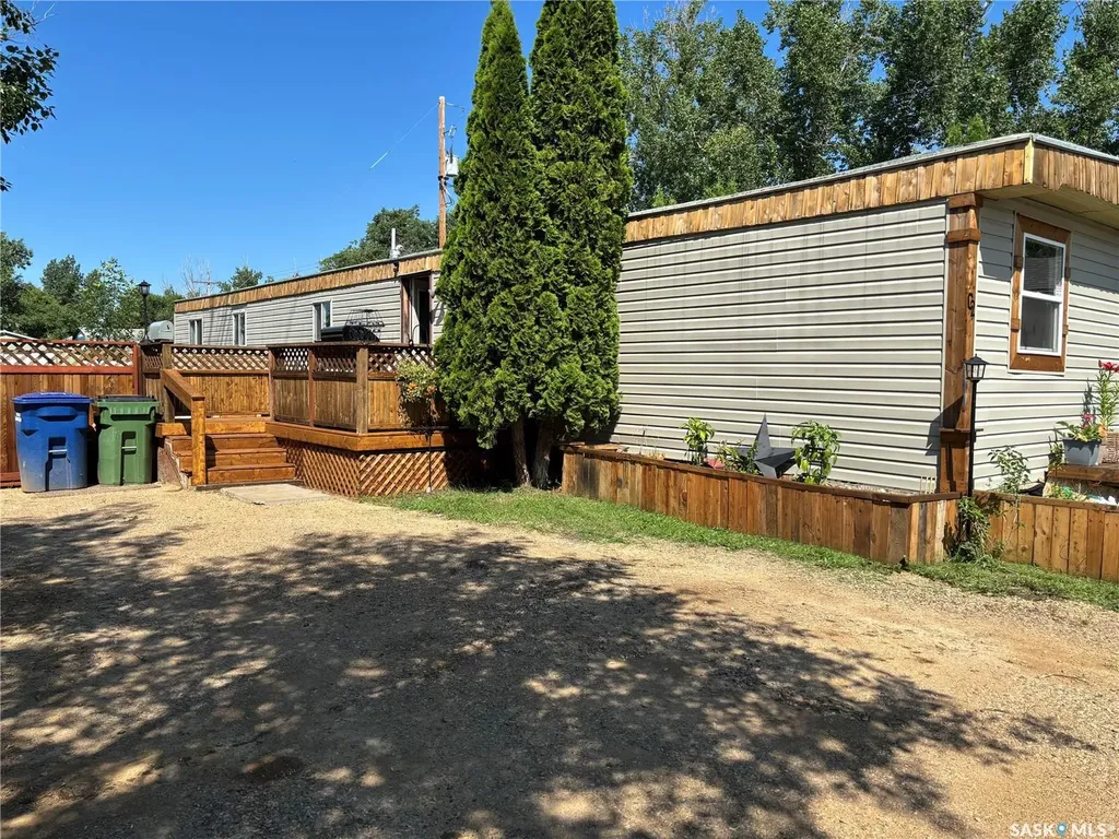 1455 9th Avenue NE Moose Jaw SK S6J 1C6