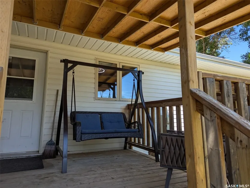 208 Herbert Street Maple Creek SK S0N 1N0