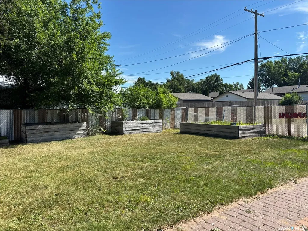 208 Herbert Street Maple Creek SK S0N 1N0
