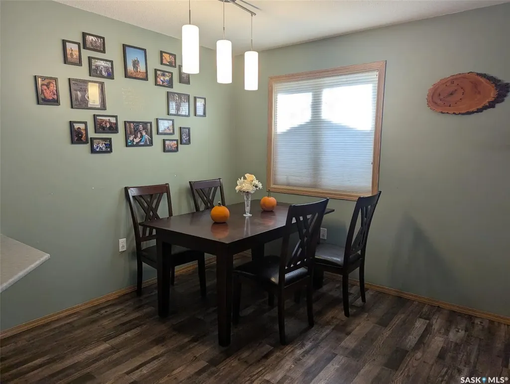 208 Herbert Street Maple Creek SK S0N 1N0